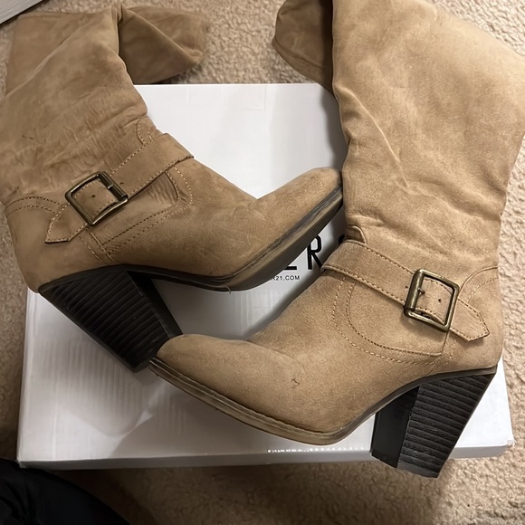 Taupe F21 tall boots - Picture 3 of 6